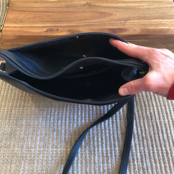 Liz Claiborne Crossbody Bag - Picture 7 of 7